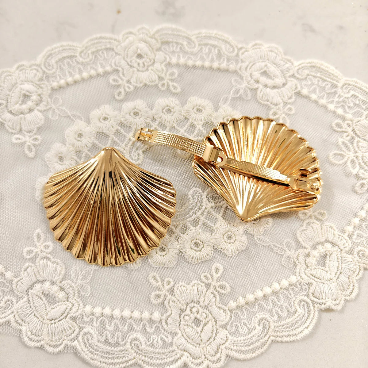 Shell  Metal Hair Clips